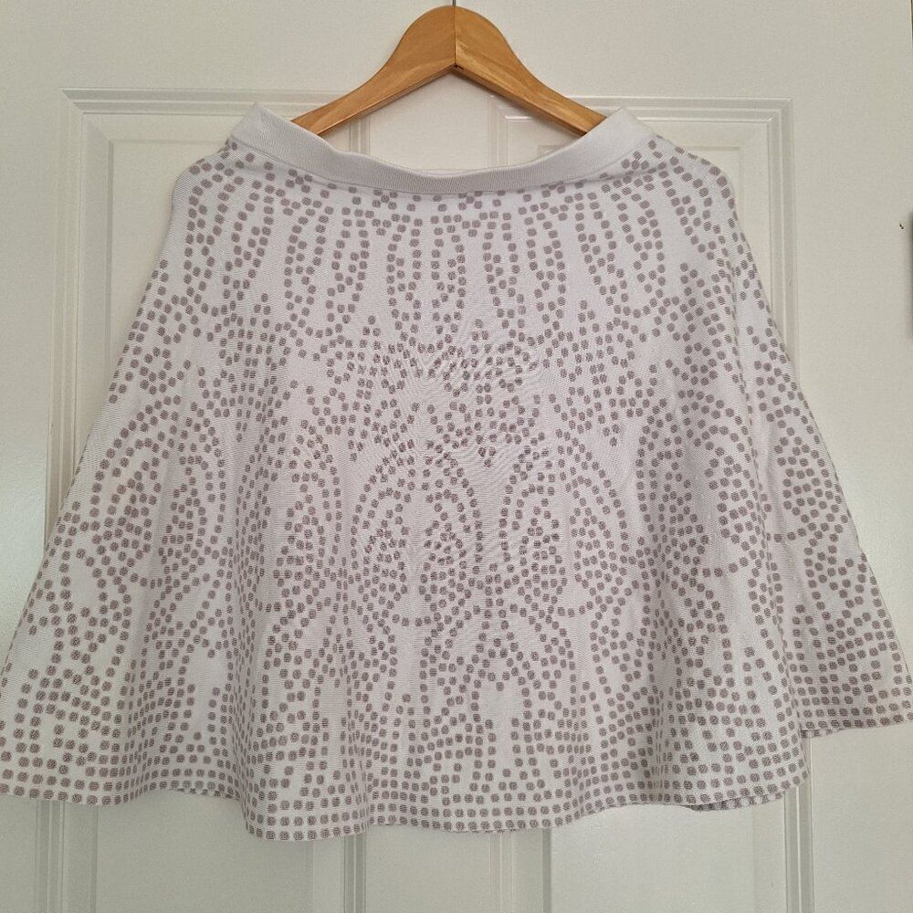 Saks Fifth Avenue Cream White Textured Knit Flared Size M